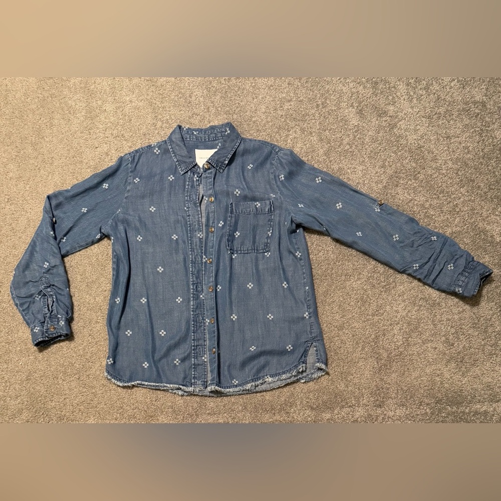 Thread & Supply small women’s button up shirt